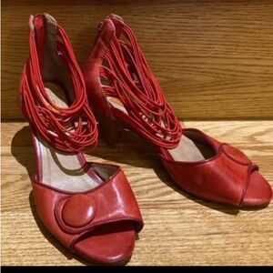 Miz Mooz Red Strappy Heels Peep Toes Kitten Heels Size 7
